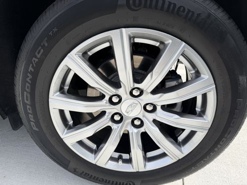 Used 2023 Cadillac XT4 Premium Luxury image 32