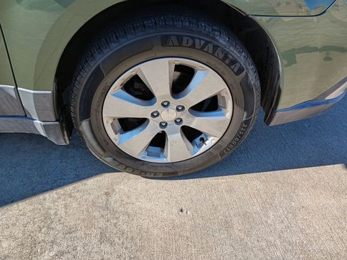 Used 2010 Subaru Outback 2.5i Limited image 31