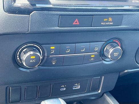 Used 2022 Nissan Frontier SV AWD/4WD image 15