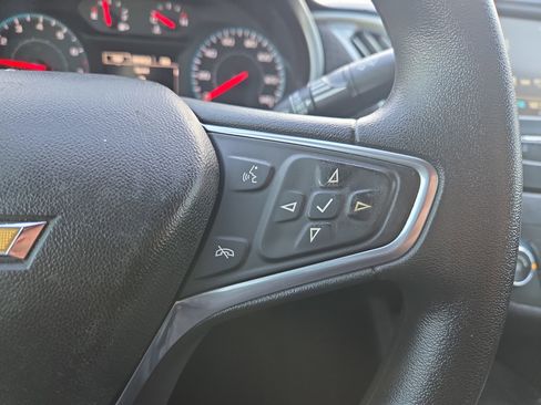 Used 2018 Chevrolet Malibu LS image 18