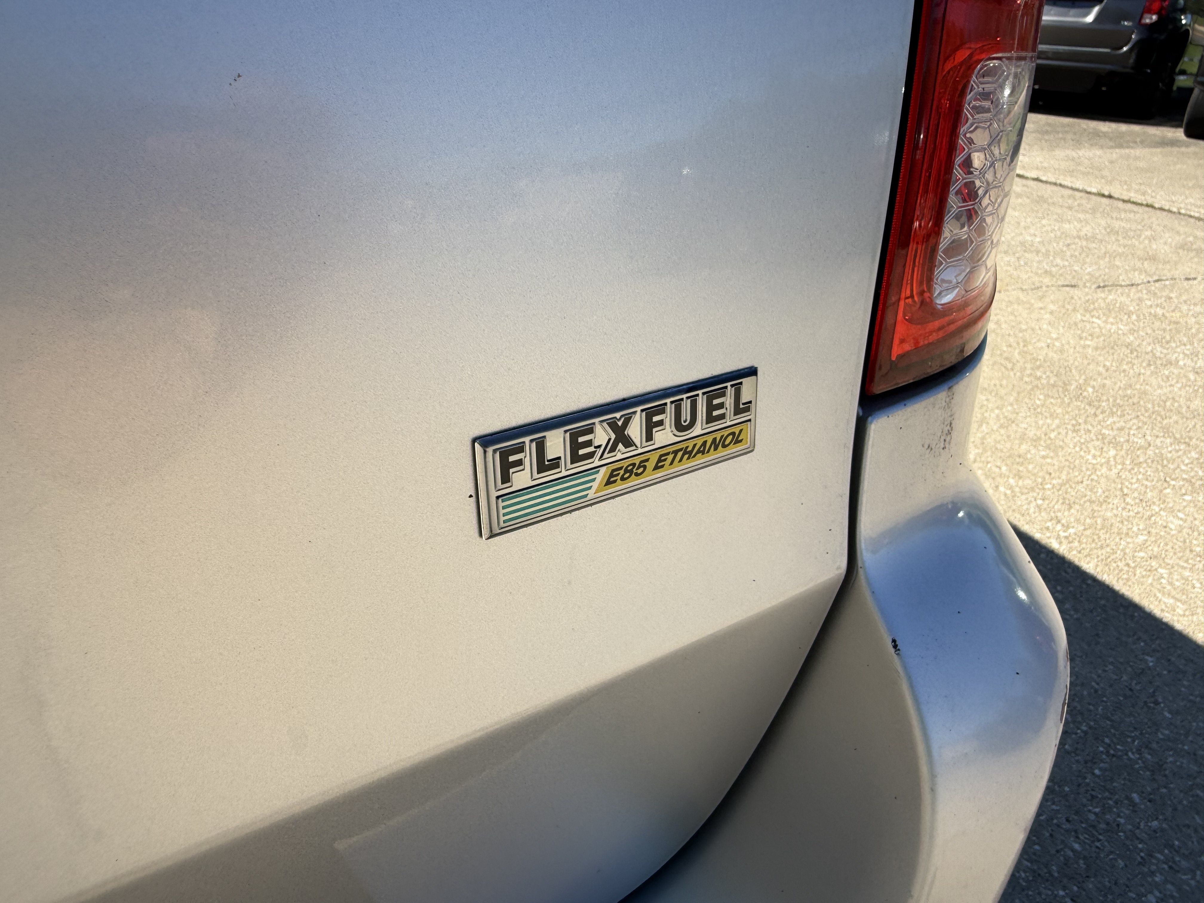Used 2012 Dodge Grand Caravan SXT FWD image 11