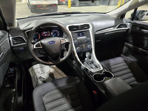 Used 2015 Ford Fusion SE FWD image 27