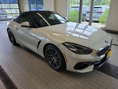 Used 2022 BMW Z4 sDrive30i w/ Driving Assistance Package RWD image 3