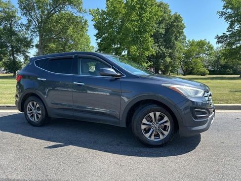 Used 2015 Hyundai Santa Fe Sport FWD image 2