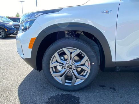 New 2026 Kia Seltos LX FWD image 30