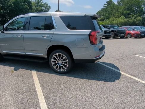 Used 2026 GMC Yukon Denali AWD/4WD image 6