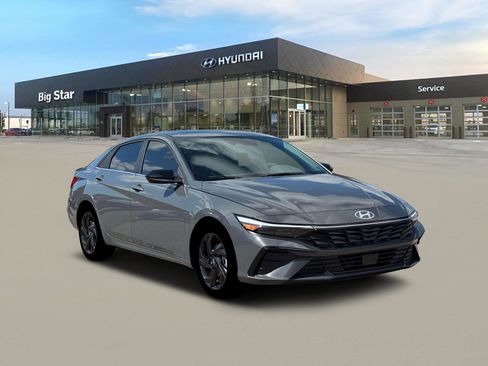 New 2026 Hyundai Elantra SEL Sport FWD image 11