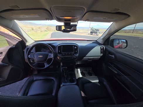 Used 2021 Chevrolet Colorado Z71 w/ Safety Package AWD/4WD image 11