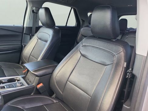 Used 2023 Ford Explorer Limited w/ Equipment Group 301A image 19
