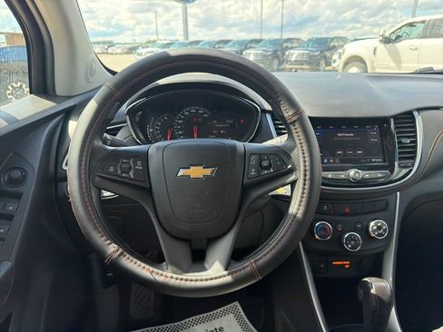 Used 2020 Chevrolet Trax LS w/ Tint and Cruise Package FWD image 11