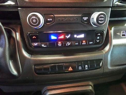 Used 2023 RAM ProMaster 2500 FWD image 11
