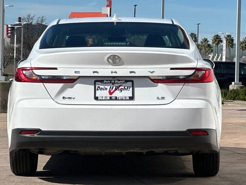 Certified 2025 Toyota Camry LE image 6