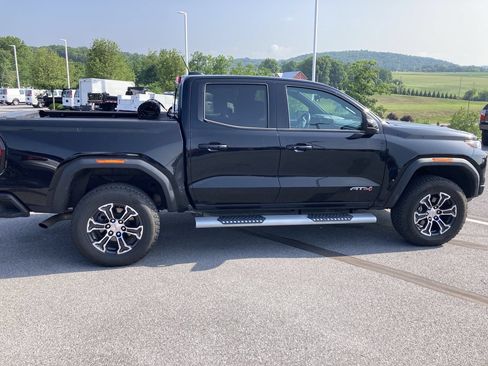 Used 2023 GMC Canyon AT4 AWD/4WD image 8
