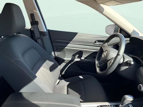 Used 2025 Nissan Altima 2.5 S image 10