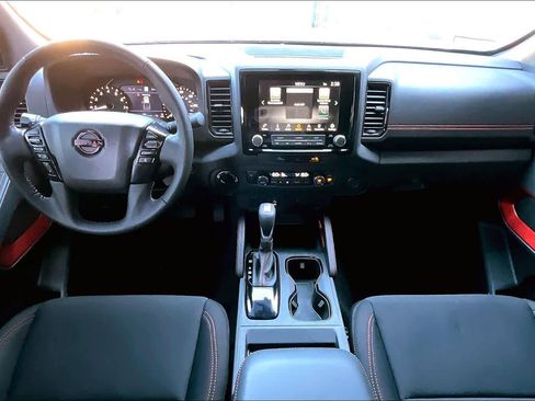 Used 2024 Nissan Frontier PRO-4X w/ Technology Package image 13