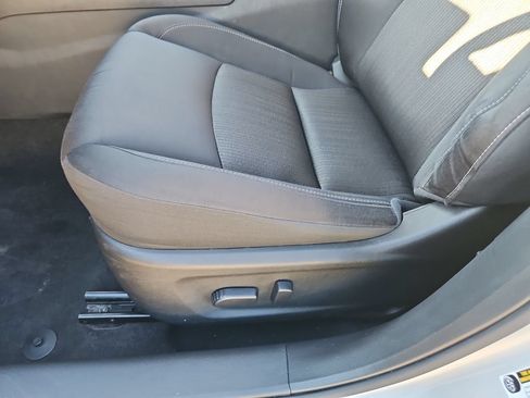 Used 2024 Nissan Altima 2.5 SV FWD image 16