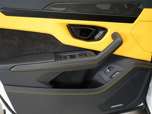 Used 2024 Lamborghini Urus S image 12