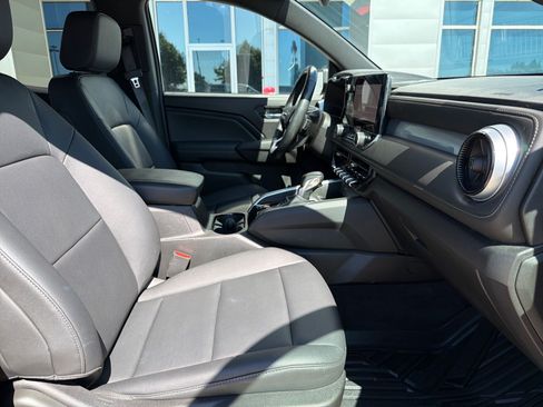 Used 2024 Chevrolet Colorado LT w/ LT Convenience Package III RWD image 29