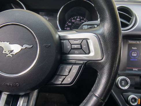 Used 2015 Ford Mustang GT RWD image 31