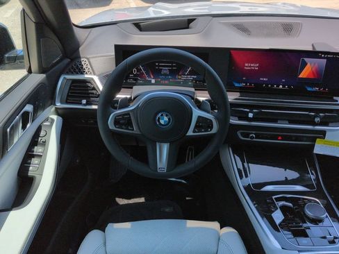 New 2026 BMW X5 xDrive50e w/ M Sport Package AWD/4WD image 16