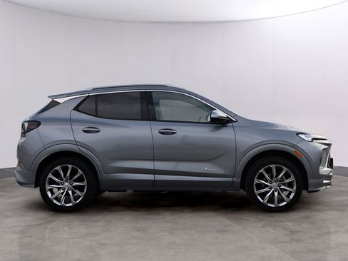 Used 2025 Buick Encore GX Avenir w/ Avenir Convenience Package AWD/4WD image 4