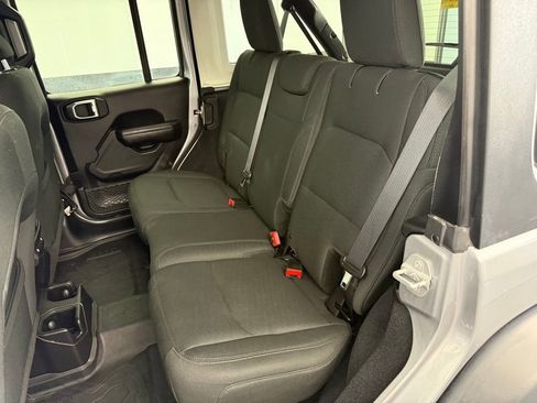 Used 2018 Jeep Wrangler Unlimited Sport S image 57