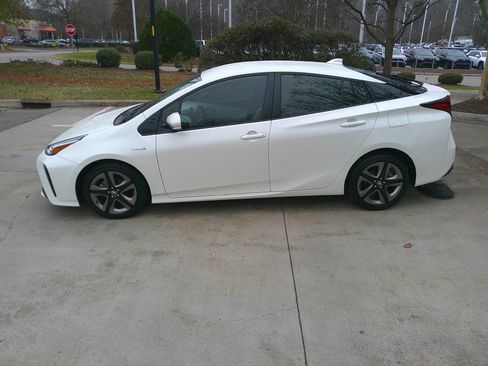 Used 2020 Toyota Prius Limited image 9