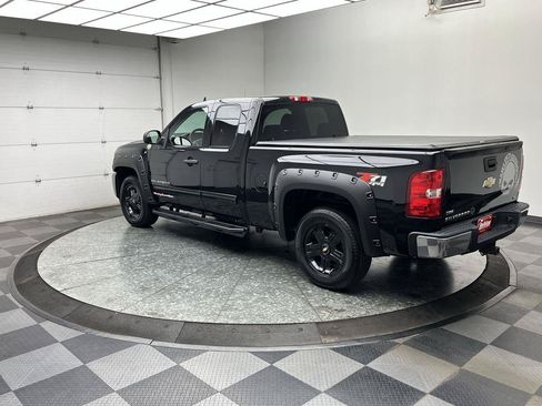 Used 2009 Chevrolet Silverado 1500 LT w/ Power Pack Plus AWD/4WD image 2