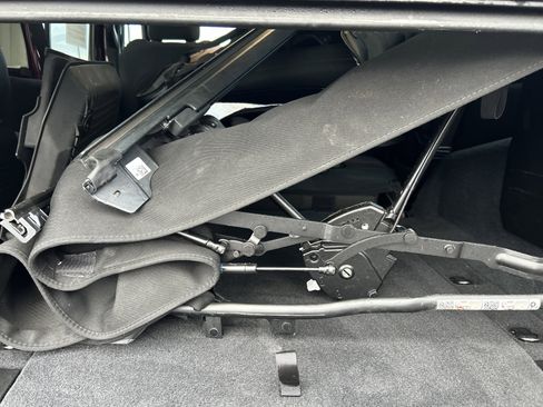 Used 2022 Jeep Wrangler Unlimited Sport image 9