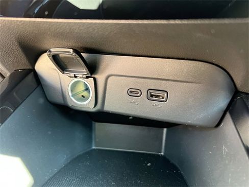 Used 2024 Chevrolet Trax LT w/ Driver Confidence Package image 33