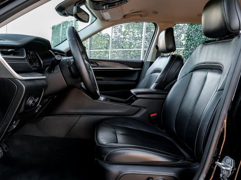 Used 2021 Jeep Grand Cherokee L Limited image 4