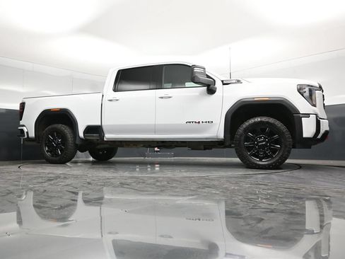 Used 2025 GMC Sierra 2500 AT4 AWD/4WD image 56