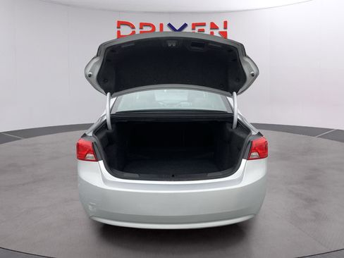 Used 2018 Chevrolet Impala LT image 33