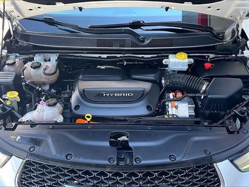 Used 2023 Chrysler Pacifica Touring-L FWD image 32