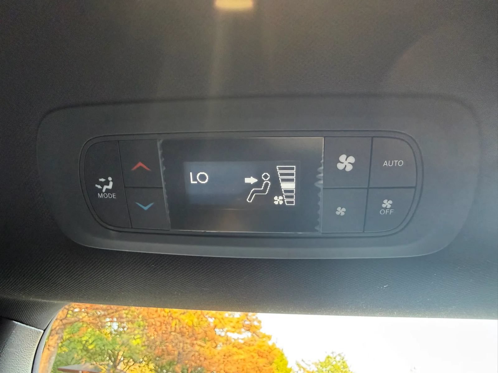 Used 2024 Chrysler Pacifica Touring FWD image 22