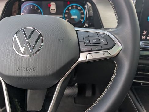 Used 2024 Volkswagen Atlas Cross Sport SE FWD image 14