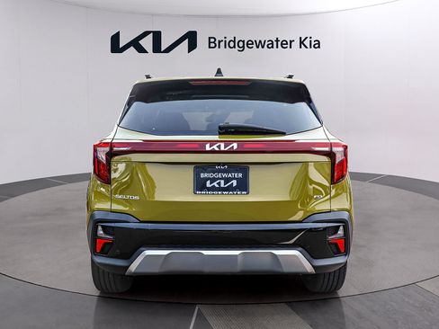 Certified 2024 Kia Seltos SX w/ SX Sunroof Package AWD/4WD image 5