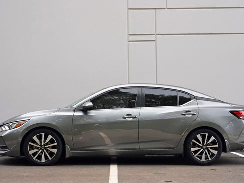 Used 2022 Nissan Sentra SV w/ SV Premium Package FWD image 8