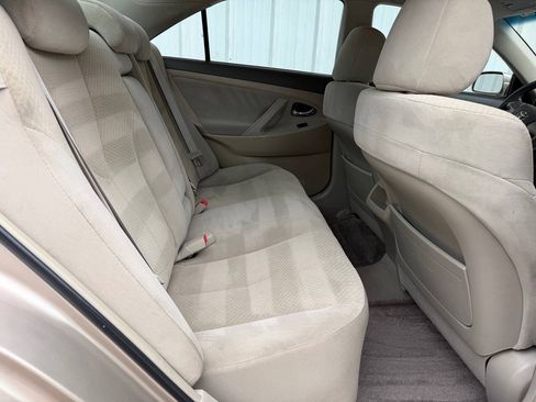 Used 2009 Toyota Camry LE FWD image 14