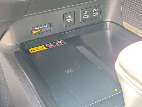 Used 2025 Toyota Camry SE FWD image 29