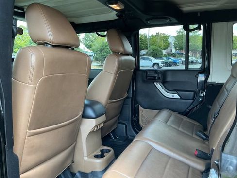 Used 2012 Jeep Wrangler Unlimited Rubicon w/ Dual Top Group AWD/4WD image 26