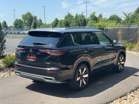 New 2025 Mitsubishi Outlander AWD image 5