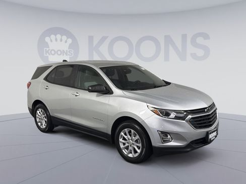 Used 2020 Chevrolet Equinox LS w/ LS Convenience Package image 10