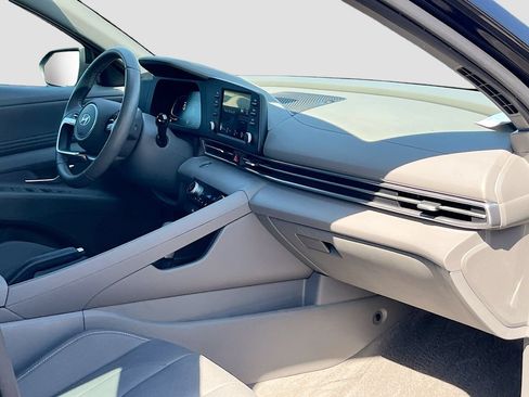 Used 2025 Hyundai Elantra Sport FWD image 26