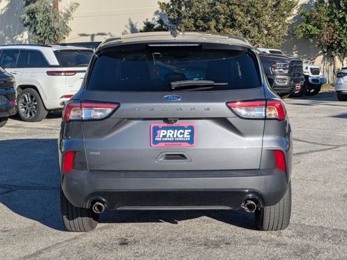 Used 2022 Ford Escape SE w/ SE Sport Appearance Package image 7
