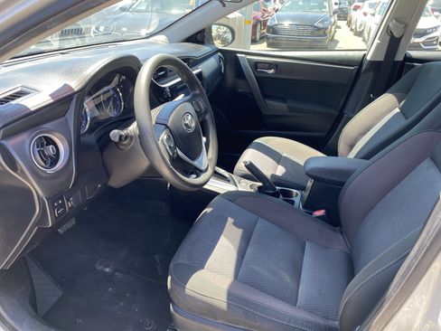 Used 2018 Toyota Corolla LE image 9