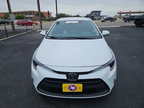 Certified 2026 Toyota Corolla LE FWD image 8