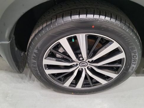 Used 2024 Nissan Pathfinder Platinum image 36