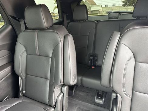 Used 2023 Chevrolet Traverse RS w/ LPO, Floor Liner Package AWD/4WD image 50