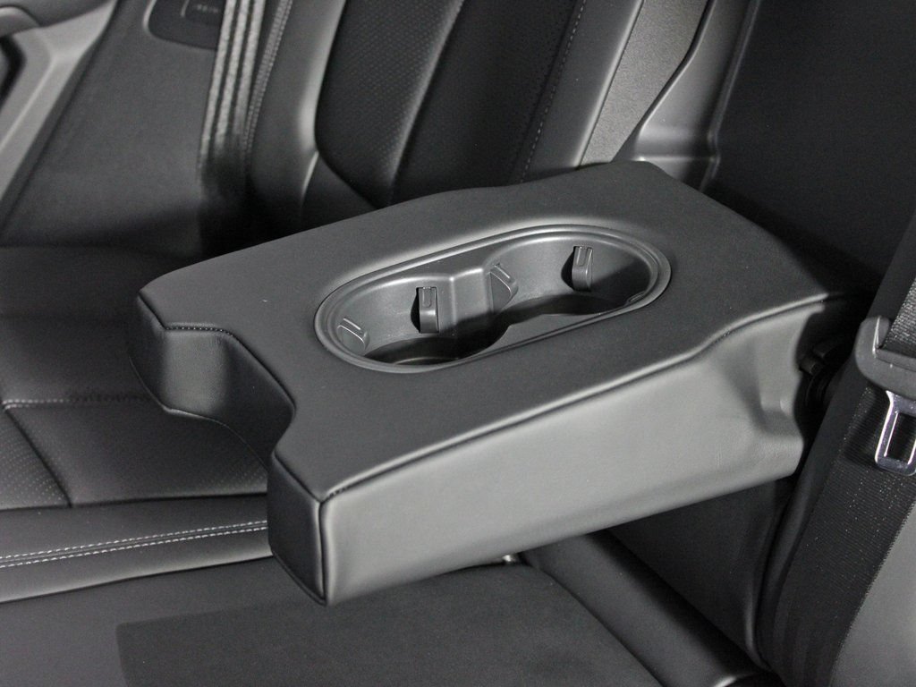 Certified 2026 Porsche Macan AWD/4WD image 34